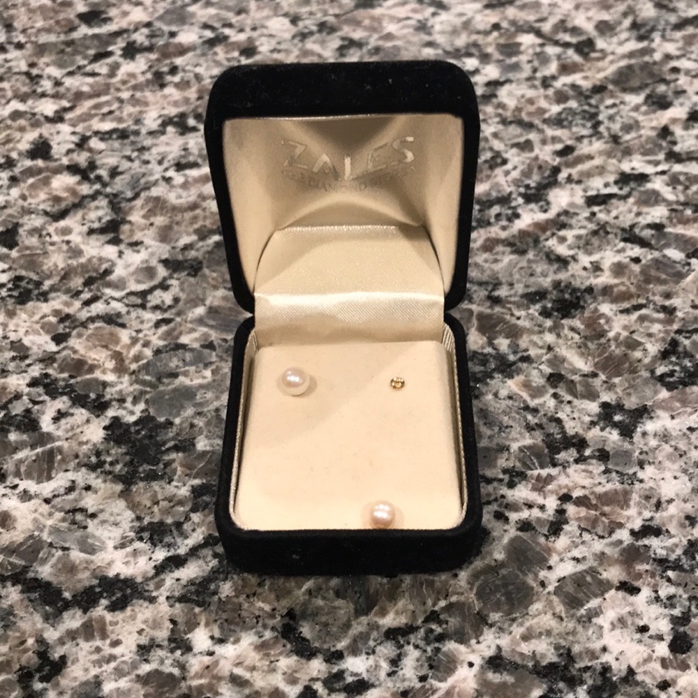 Zales Pearl Earrings